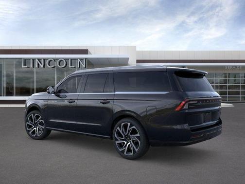Infinite Black Metallic 2026 Lincoln Navigator L Black Label