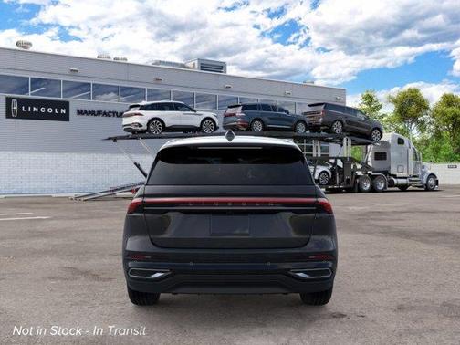 Infinite Black Metallic 2026 Lincoln Nautilus Premiere
