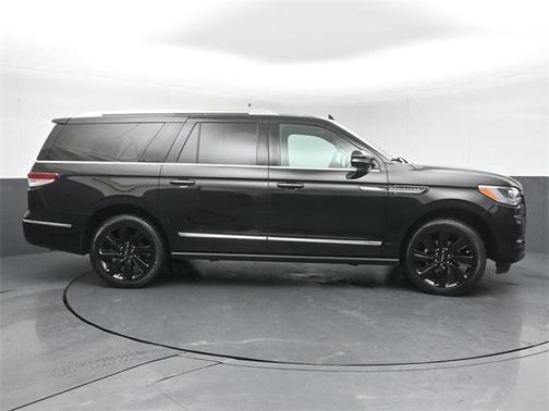 2022 Lincoln Navigator L Reserve