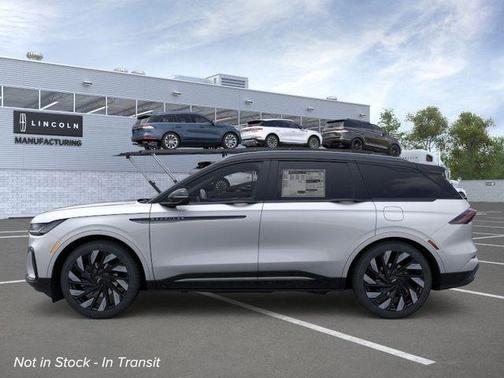 Silver Radiance Metallic 2026 Lincoln Nautilus Reserve