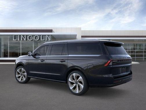 Infinite Black Metallic 2026 Lincoln Navigator L Black Label