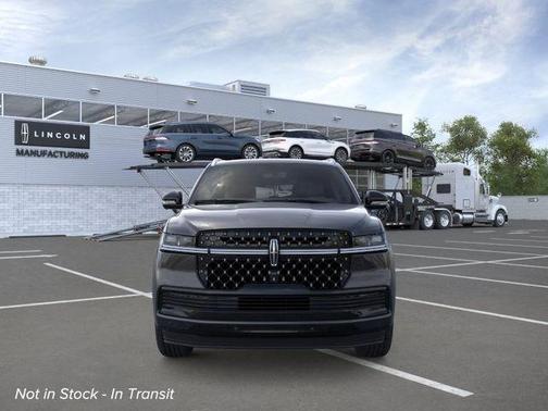 Infinite Black Metallic 2026 Lincoln Navigator L Black Label