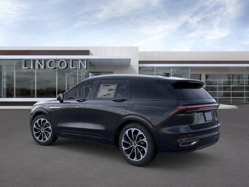 Infinite Black Metallic 2026 Lincoln Nautilus Reserve