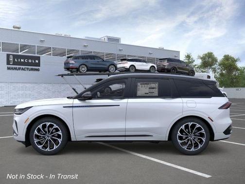 White Platinum Tri-Coat Metallic 2026 Lincoln Nautilus Reserve