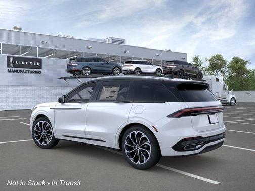 White Platinum Tri-Coat Metallic 2026 Lincoln Nautilus Reserve
