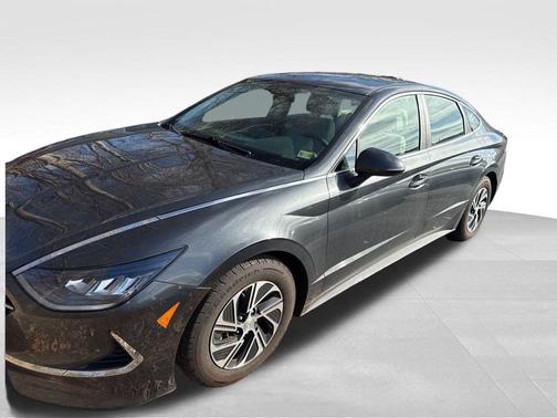 2022 Hyundai SONATA Hybrid Base