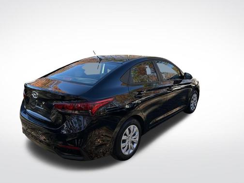 2022 Hyundai Accent SE