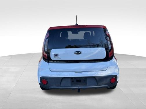 2017 Kia Soul Base