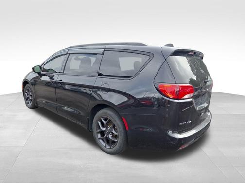 2020 Chrysler Pacifica Touring-L Plus