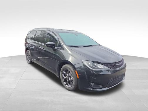 2020 Chrysler Pacifica Touring-L Plus