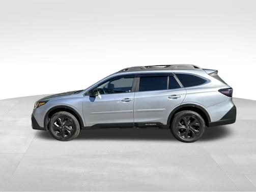 Ice Silver Metallic 2022 Subaru Outback Onyx Edition XT