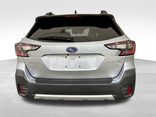 Ice Silver Metallic 2022 Subaru Outback Limited