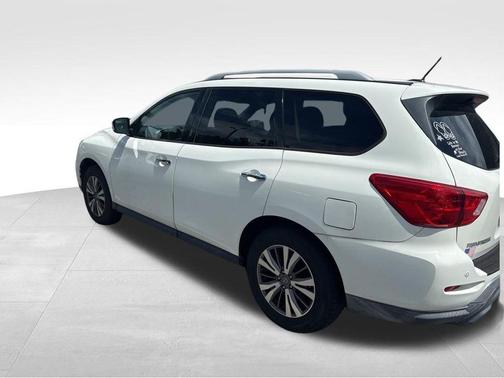 Glacier White 2017 Nissan Pathfinder SV