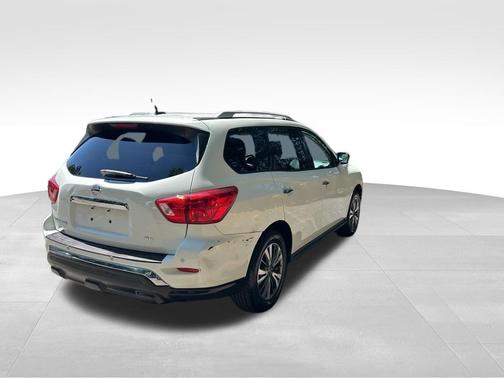 Glacier White 2017 Nissan Pathfinder SV