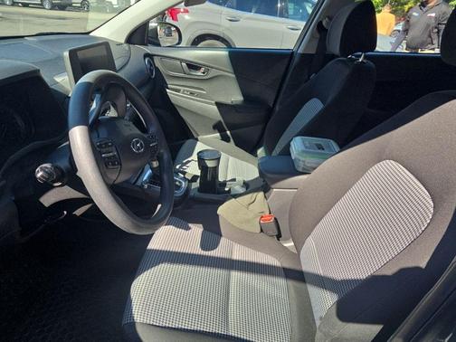 2023 Hyundai KONA SE