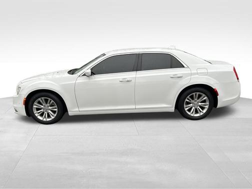 2021 Chrysler 300 Touring