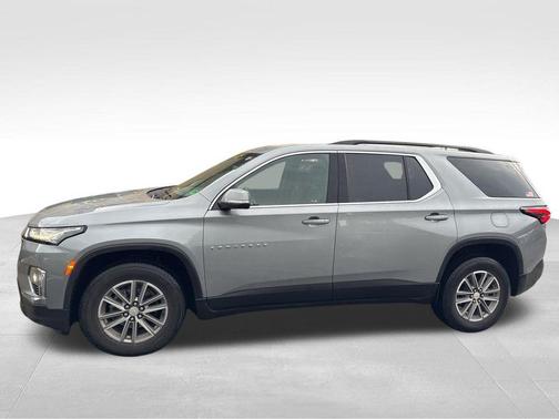 Sterling Gray Metallic 2023 Chevrolet Traverse LT Cloth