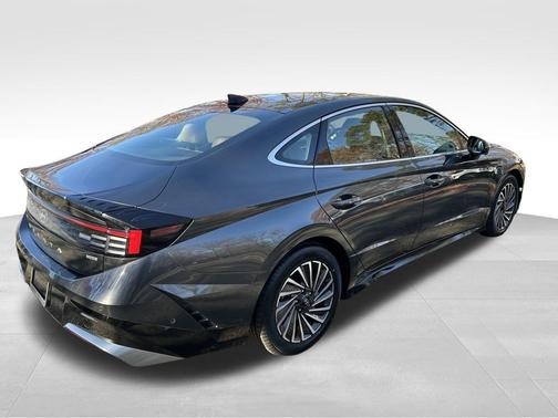 2024 Hyundai SONATA Hybrid Limited