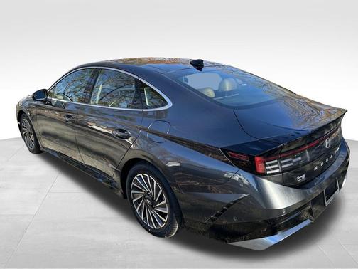 2024 Hyundai SONATA Hybrid Limited