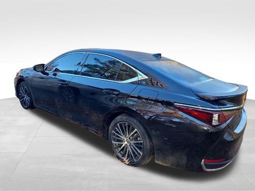 2023 Lexus ES 300h Base