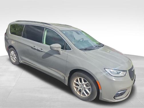 Ceramic Gray Clearcoat 2022 Chrysler Pacifica Touring L