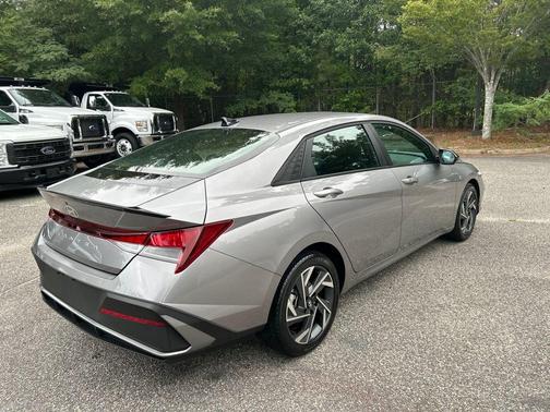 2025 Hyundai ELANTRA Sport