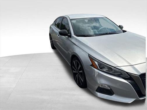 2020 Nissan Altima SR FWD