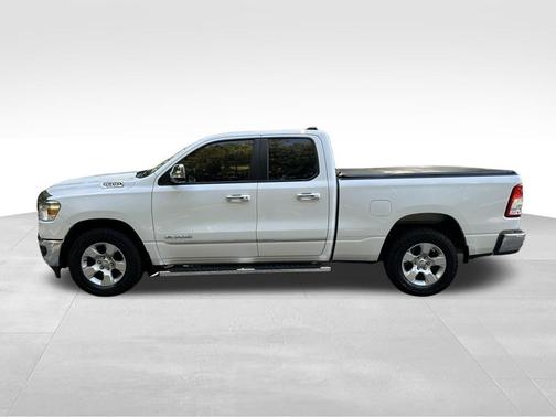Bright White Clearcoat 2019 RAM 1500 Big Horn