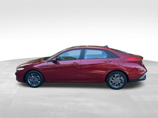 Ultimate Red 2024 Hyundai ELANTRA SEL