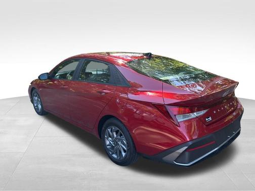 Ultimate Red 2024 Hyundai ELANTRA SEL
