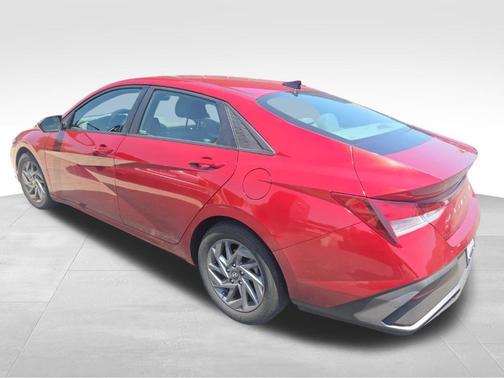 Ultimate Red 2024 Hyundai ELANTRA SEL