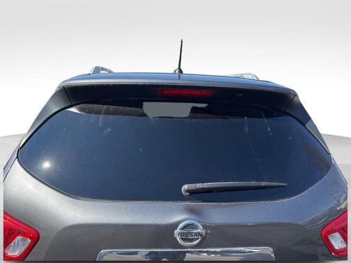 2018 Nissan Pathfinder SL