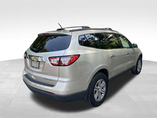 Champagne Silver Metallic 2015 Chevrolet Traverse 1LT