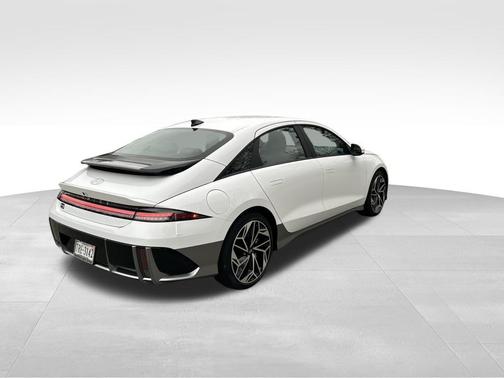 2024 Hyundai IONIQ 6 SEL
