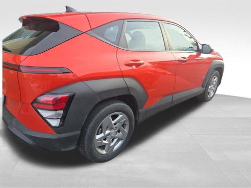 2025 Hyundai KONA SE
