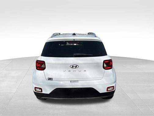 2022 Hyundai VENUE SEL