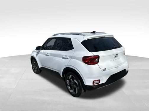 2022 Hyundai VENUE SEL