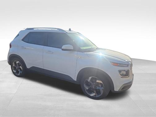 2022 Hyundai VENUE SEL
