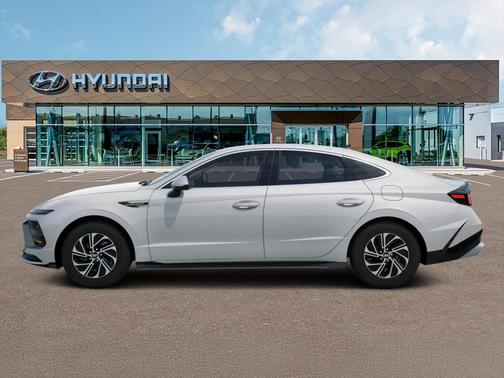 2026 Hyundai SONATA Hybrid Base