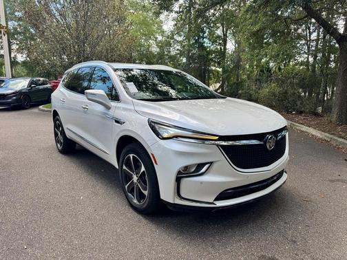 2022 Buick Enclave Essence