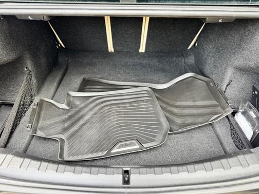 2021 BMW 330 i