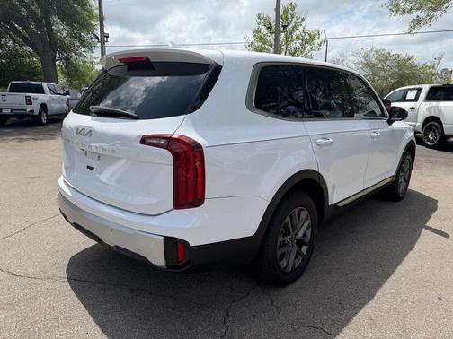 2024 Kia Telluride LX