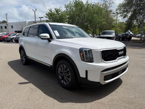 2024 Kia Telluride LX
