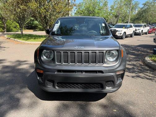 Graphite Gray 2023 Jeep Renegade Latitude
