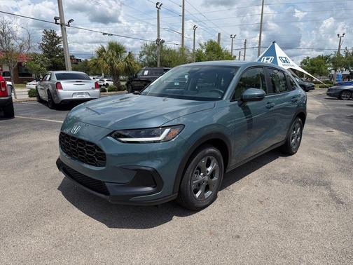 Pearl 2026 Honda HR-V LX