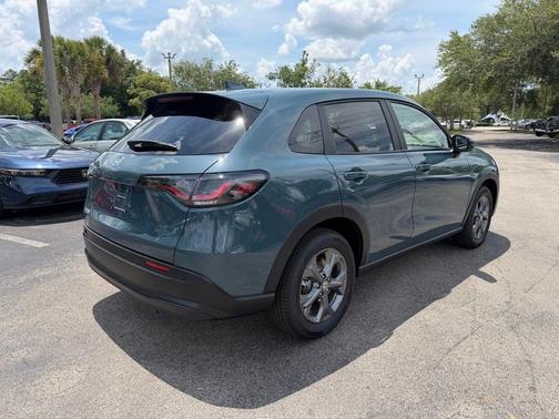 Pearl 2026 Honda HR-V LX