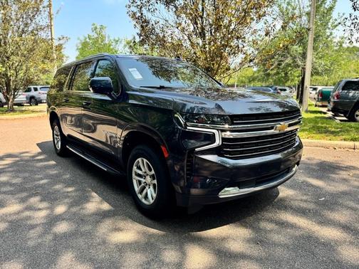 2023 Chevrolet Suburban LT