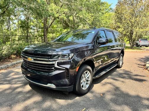 2023 Chevrolet Suburban LT