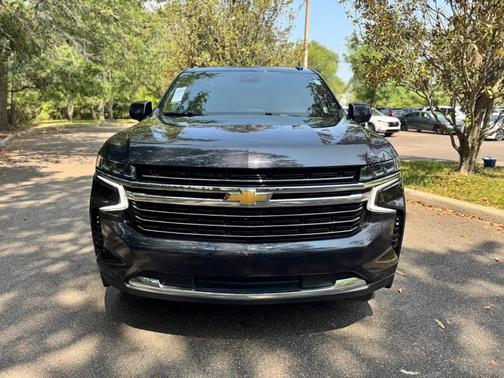 2023 Chevrolet Suburban LT