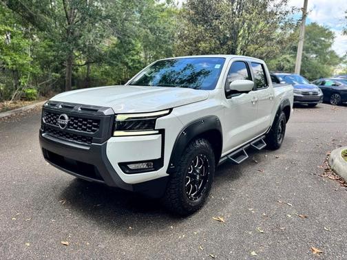 2025 Nissan Frontier SL
